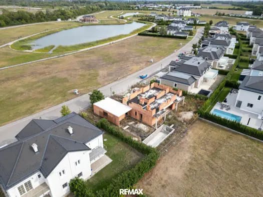Immobilie in Seepromenade - Einfamilienhaus zum Kauf - Ebreichsdorf - 600.000 € - 9 Zimmer, 287 m², 860 m² Grundstück - Bild 0