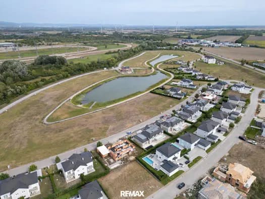 Immobilie in Seepromenade - Einfamilienhaus zum Kauf - Ebreichsdorf - 600.000 € - 9 Zimmer, 287 m², 860 m² Grundstück - Bild 1