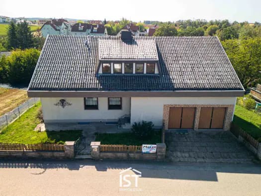 Immobilie in Burgkirchen - Bungalow zum Kauf - Burgkirchen - 300.000 € - 4 Zimmer, 123 m², 760 m² Grundstück, frei ab sofort - Bild 1