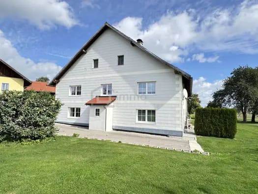 Immobilie in Seewalchen am Attersee - Haus zum Kauf - Seewalchen am Attersee - 790.000 € - 280 m², 2.000 m² Grundstück - Bild 1