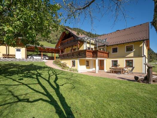 Immobilie in Ramingstein - Mehrfamilienhaus zum Kauf - Ramingstein - 625.000 € - 6 Zimmer, 205 m², 4.508 m² Grundstück - Bild 0