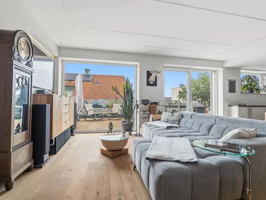 Immobilie in Hörbranz - Mehrfamilienhaus zum Kauf - Hörbranz - 1.950.000 € - 12 Zimmer, 332 m², 804 m² Grundstück - Bild 1