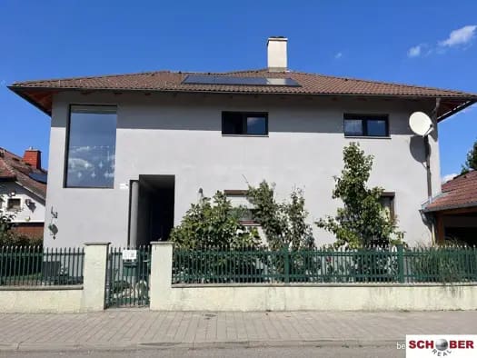 Immobilie in Ebreichsdorf - Mehrfamilienhaus zum Kauf - Ebreichsdorf - 680.000 € - 7 Zimmer, 240 m², 563 m² Grundstück - Bild 0