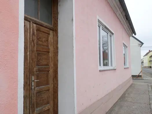 Immobilie in Haugsdorf - Einfamilienhaus zum Kauf - Haugsdorf - 94.900 € - 3 Zimmer, 90 m², 311 m² Grundstück - Bild 2