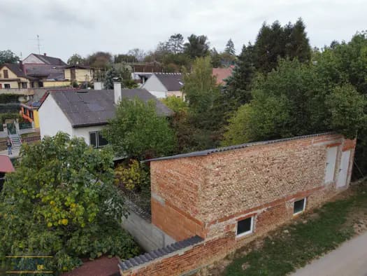 Immobilie in Hausbrunn - Einfamilienhaus zum Kauf - Hausbrunn - 75.000 € - 3 Zimmer, 98 m², 549 m² Grundstück - Bild 2