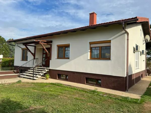 Immobilie in Gänserndorf - Bungalow zum Kauf - Gänserndorf - 545.000 € - 5 Zimmer, 155 m², 745 m² Grundstück, frei ab sofort - Bild 1