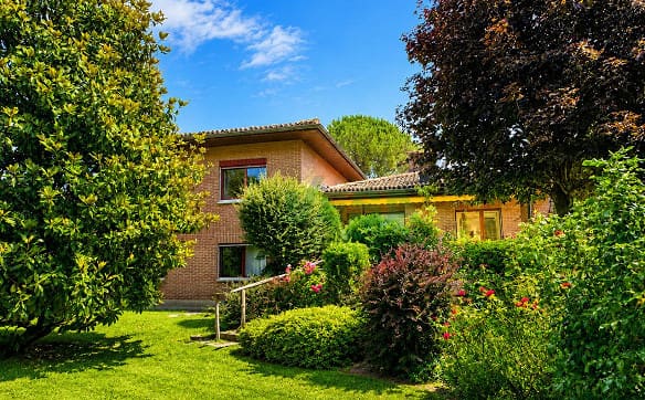 Immobilie in Tremona - Elegante e spaziosa villa con appartamento bilocale e grande giardino - Bild 0