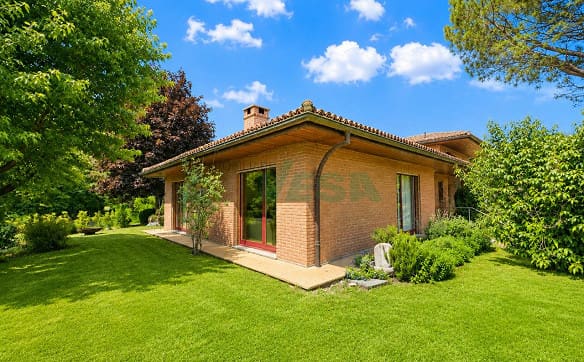Immobilie in Tremona - Elegante e spaziosa villa con appartamento bilocale e grande giardino - Bild 14
