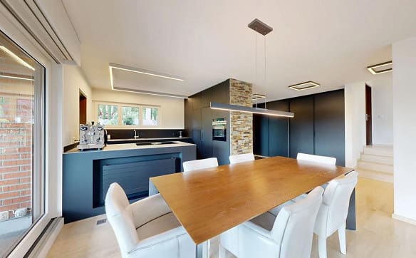 Immobilie in Hofstetten So - Stilvolles 5.5-Zimmer-Einfamilienhaus mit Doppelgarage und Innenpool - Bild 1