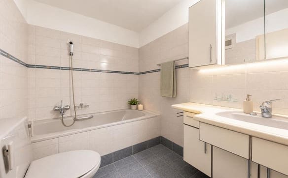 Immobilie in Bottighofen - Attraktive Eigentumswohnung mit Potenzial und sonnenverwöhntem Balkon - Bild 6