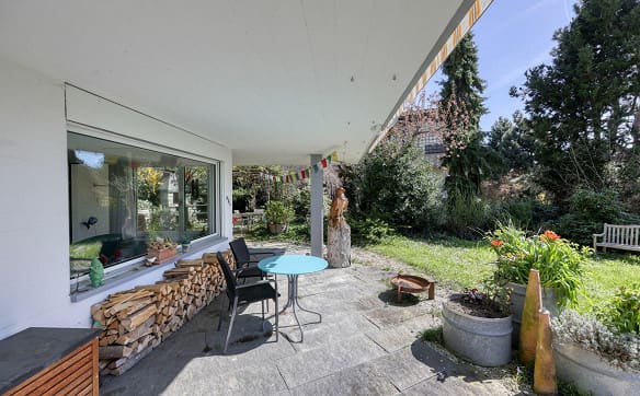 Immobilie in Uitikon Waldegg - Familientraum mit Gartenoase und Privatsphäre - Bild 1