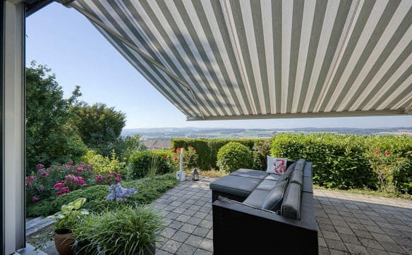 Immobilie in Niederneunforn - MEDITERRAN LICHTDURCHFLUTETES 6.5 ZIMMER HAUS MIT TRAUMAUSSICHT - Bild 16