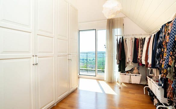 Immobilie in Niederneunforn - MEDITERRAN LICHTDURCHFLUTETES 6.5 ZIMMER HAUS MIT TRAUMAUSSICHT - Bild 26
