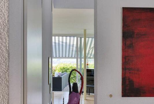 Immobilie in Niederneunforn - MEDITERRAN LICHTDURCHFLUTETES 6.5 ZIMMER HAUS MIT TRAUMAUSSICHT - Bild 3