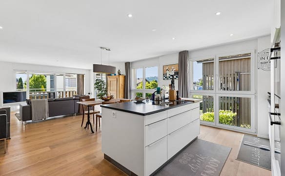 Immobilie in Staufen - Staufen: Moderne 4.5-Zi.-Wohnung mit grossem Balkon, ruhig - Bild 0