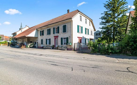 Immobilie in Witterswil - Zentral gelegenes Mehrgenerationenhaus mit Garten, Terrasse und Aus... - Bild 3