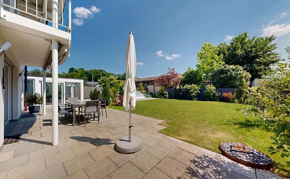 Immobilie in Brislach - Modernes 5.5-Zimmer-Einfamilienhaus mit Pool und Doppelcarport - Bild 5