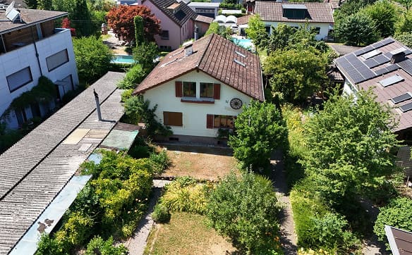 Immobilie in Suhr - Einfamilienhaus mit interessantem Erweiterungspotenzial - Bild 0