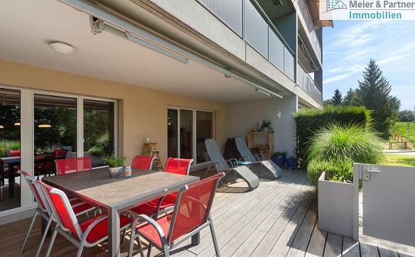 Immobilie in Bubikon - Zürcher Oberland: Moderne und grosse Garten-Maisonette an ruhiger Lage - Bild 3