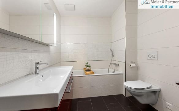 Immobilie in Bubikon - Zürcher Oberland: Moderne und grosse Garten-Maisonette an ruhiger Lage - Bild 4