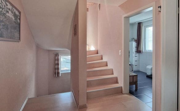 Immobilie in Oeschgen - Freistehendes 6.5 Zimmer-EFH-sonnige Aussichten für eine Familie - Bild 3