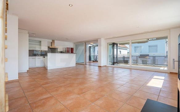 Immobilie in Zwillikon - Grosszügiges Wohnen auf zwei Etagen - 180.8 m² Maisonette - Bild 2