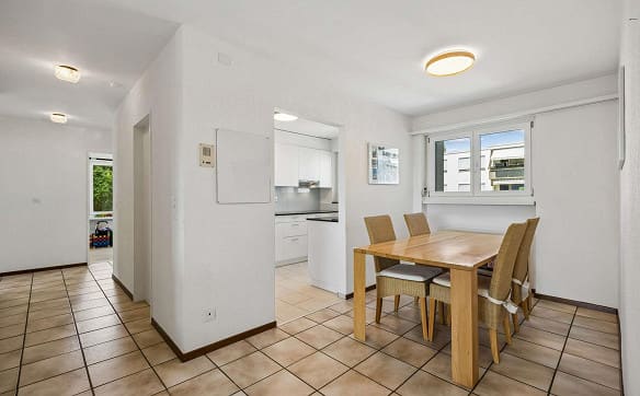 Immobilie in Nürensdorf - Familienfreundliche 5½ Zimmer-Wohnung mit Potenzial in Nürensdorf - Bild 2