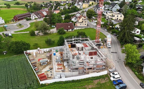 Immobilie in Uhwiesen - Schöne 4.5-Zimmer-Wohnung mit durchdachtem Grundriss - Bild 0