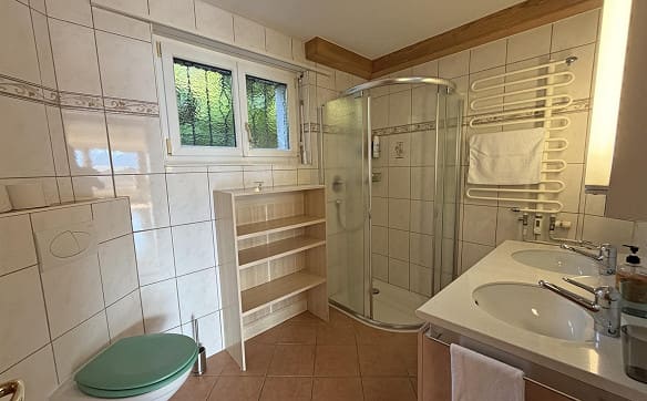 Immobilie in Faulensee - Freistehendes 6.5-Zimmer-Einfamilienhaus mit herrlicher Aussicht - Bild 18