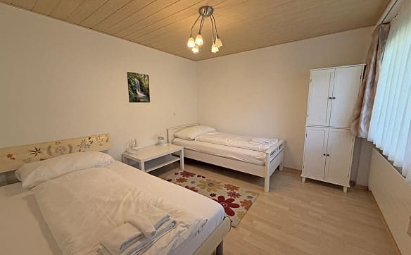 Immobilie in Faulensee - Freistehendes 6.5-Zimmer-Einfamilienhaus mit herrlicher Aussicht - Bild 19