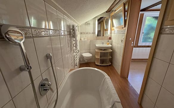 Immobilie in Faulensee - Freistehendes 6.5-Zimmer-Einfamilienhaus mit herrlicher Aussicht - Bild 24
