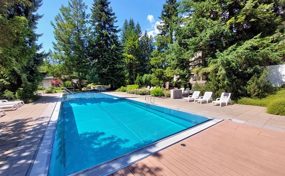 Immobilie in Laax Gr - Sonnige Terrasse und exklusiver Zugang zu Pool- und Sportanlagen - Bild 0