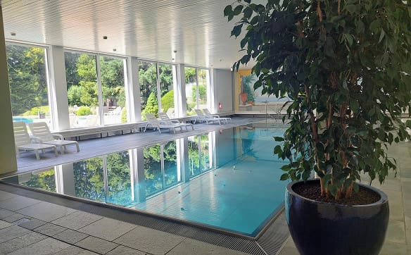 Immobilie in Laax Gr - Sonnige Terrasse und exklusiver Zugang zu Pool- und Sportanlagen - Bild 9