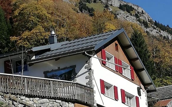 Immobilie in Unterschächen - Casa di 8 locali vicino alla cascata Stuibenfall  - Bild 0