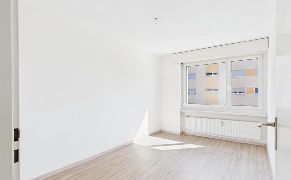 Immobilie in Busswil Be - Familienfreundliche 4.5-Zimmer-Wohnung mit Balkon und Garage - Bild 6