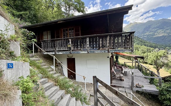 Immobilie in Fiesch - Chalet mit zwei Wohneinheiten im Zentrum von Fiesch - Bild 1