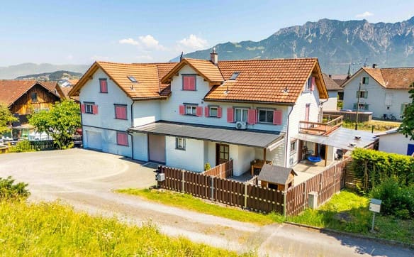 Immobilie in Grabs - Wohnen auf mehreren Ebenen -  Maisonettewohnung mit grosszügiger Te... - Bild 0
