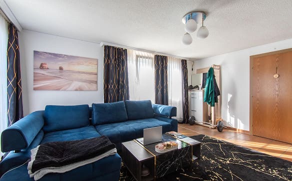 Immobilie in Niederuzwil - Helle 2.5 Zimmer-Wohnung mit zwei Balkonen - Bild 3