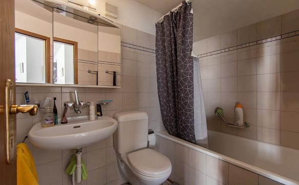 Immobilie in Niederuzwil - Helle 2.5 Zimmer-Wohnung mit zwei Balkonen - Bild 9