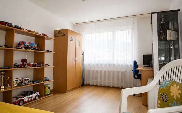 Immobilie in Landquart - Wohnen mit Weitblick: 3.5-Zimmer-Wohnung im 9. Stock beim Bahnhof Land - Bild 2