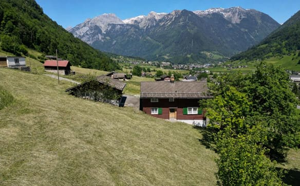 Immobilie in Nidfurn - Freistehendes Wohn- oder Ferienhaus an sonniger und ruhiger Lage in... - Bild 2