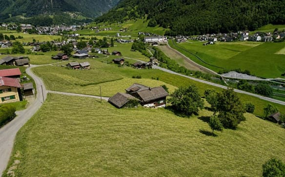 Immobilie in Nidfurn - Freistehendes Wohn- oder Ferienhaus an sonniger und ruhiger Lage in... - Bild 4