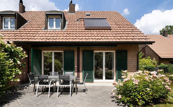 Immobilie in Bottmingen - Einfamilienhaus mit Garten und Garagebox - Bild 0