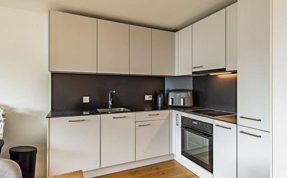Immobilie in Mörschwil - Modernisierte 2.5-Zimmer-Wohnung mit Balkon & Einzelgarage - Bild 2