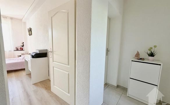 Immobilie in Chippis - Appartement de 2.5 pièces rénové avec garage box ! - Bild 2