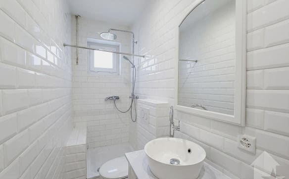 Immobilie in Chippis - Appartement de 2.5 pièces rénové avec garage box ! - Bild 7