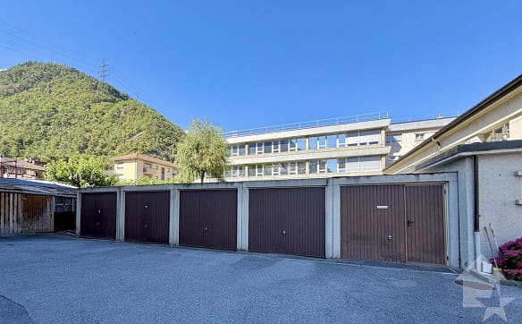 Immobilie in Chippis - Appartement de 2.5 pièces rénové avec garage box ! - Bild 8