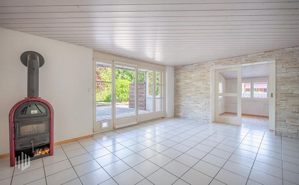 Immobilie in Wattenwil - ImmoWyss -  Grosszügige 5,5-Zimmer Gartenwohnung an ruhiger Lage - Bild 2