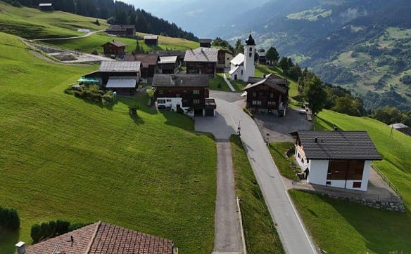 Immobilie in Obersaxen - Maiensässdörfchen mit 4 Häusern als Festwohnsitz - Bild 5