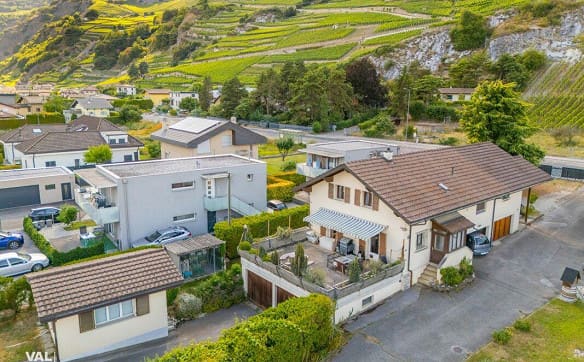 Immobilie in Vétroz - Maison chaleureuse avec jardin, garage double et annexe - Bild 0